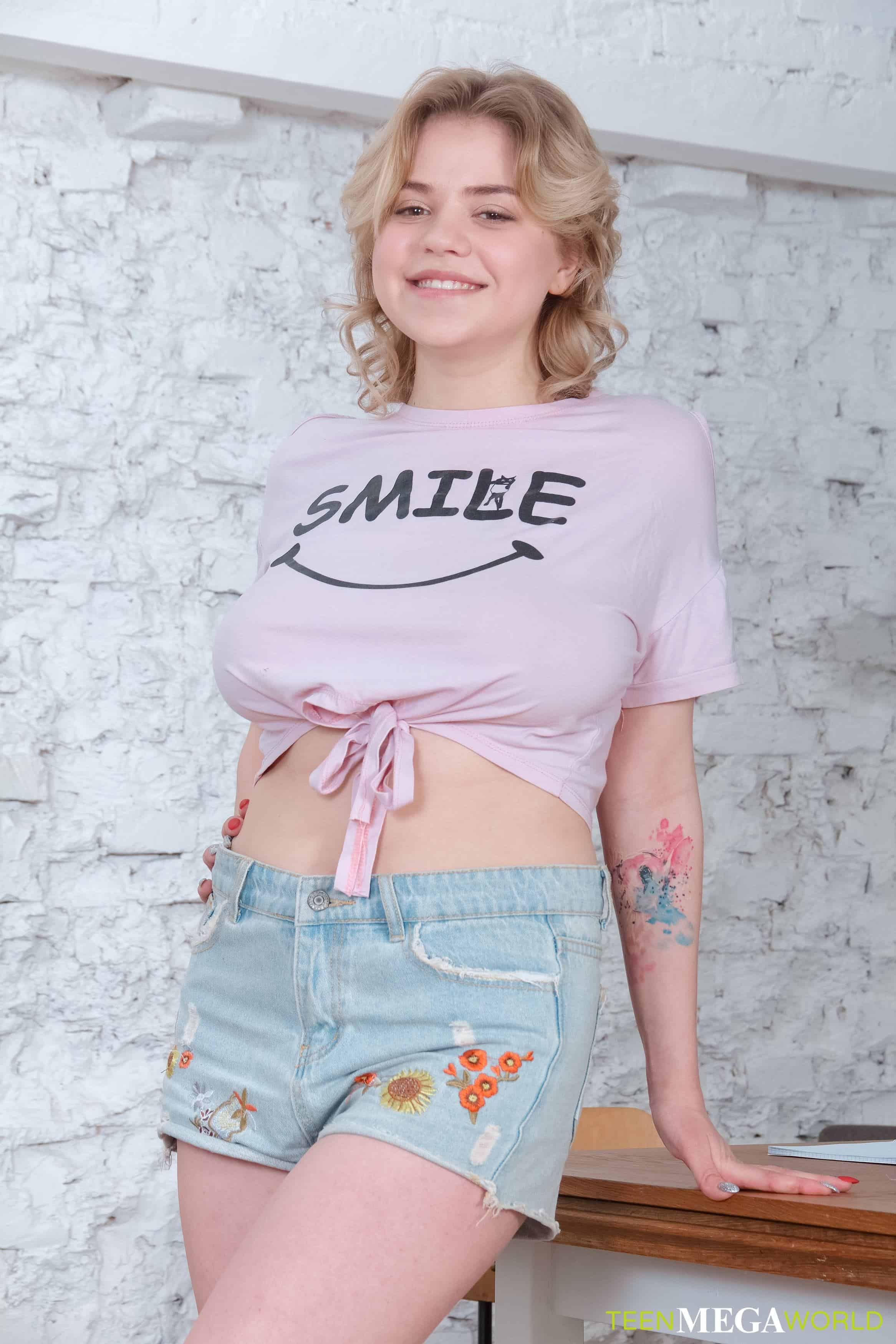 Bella Breeze nude 4