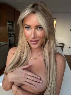 Bella Sinclair nude 6