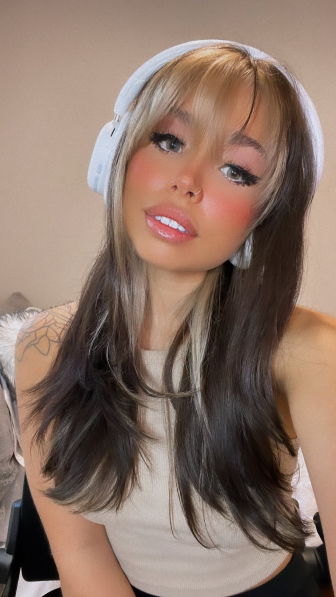 Bella Sois nude 9