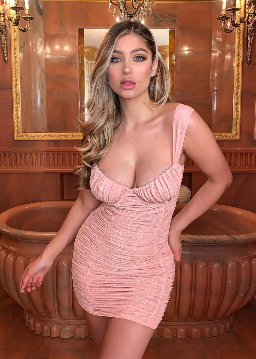 Belle Lucia nude 3