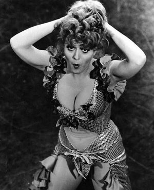 Bernadette Peters nude 6