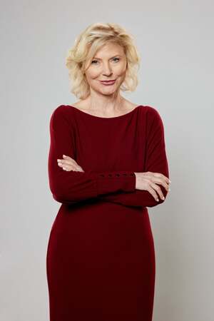 Beth Broderick nude 4