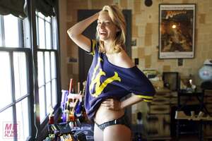 Beth Riesgraf nude 12
