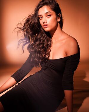 Bhagyashri Borse nude 12