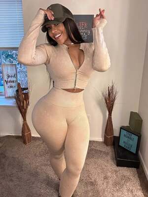 Big Kierra nude 5