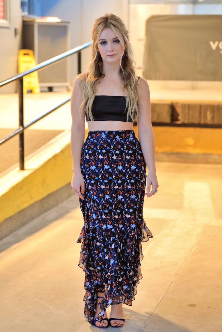 Billie Lourd nude 8