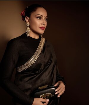Bipasha Basu nude 8