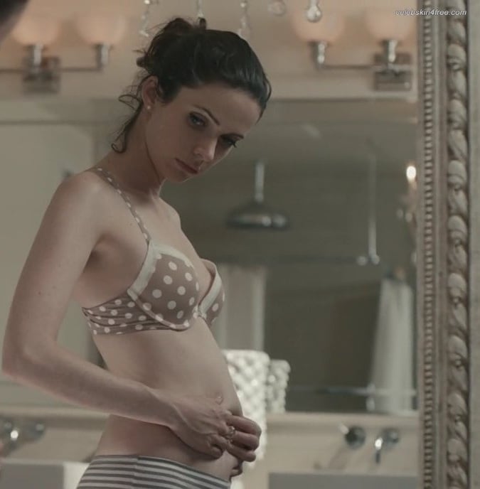 Bitsie Tulloch nude 5