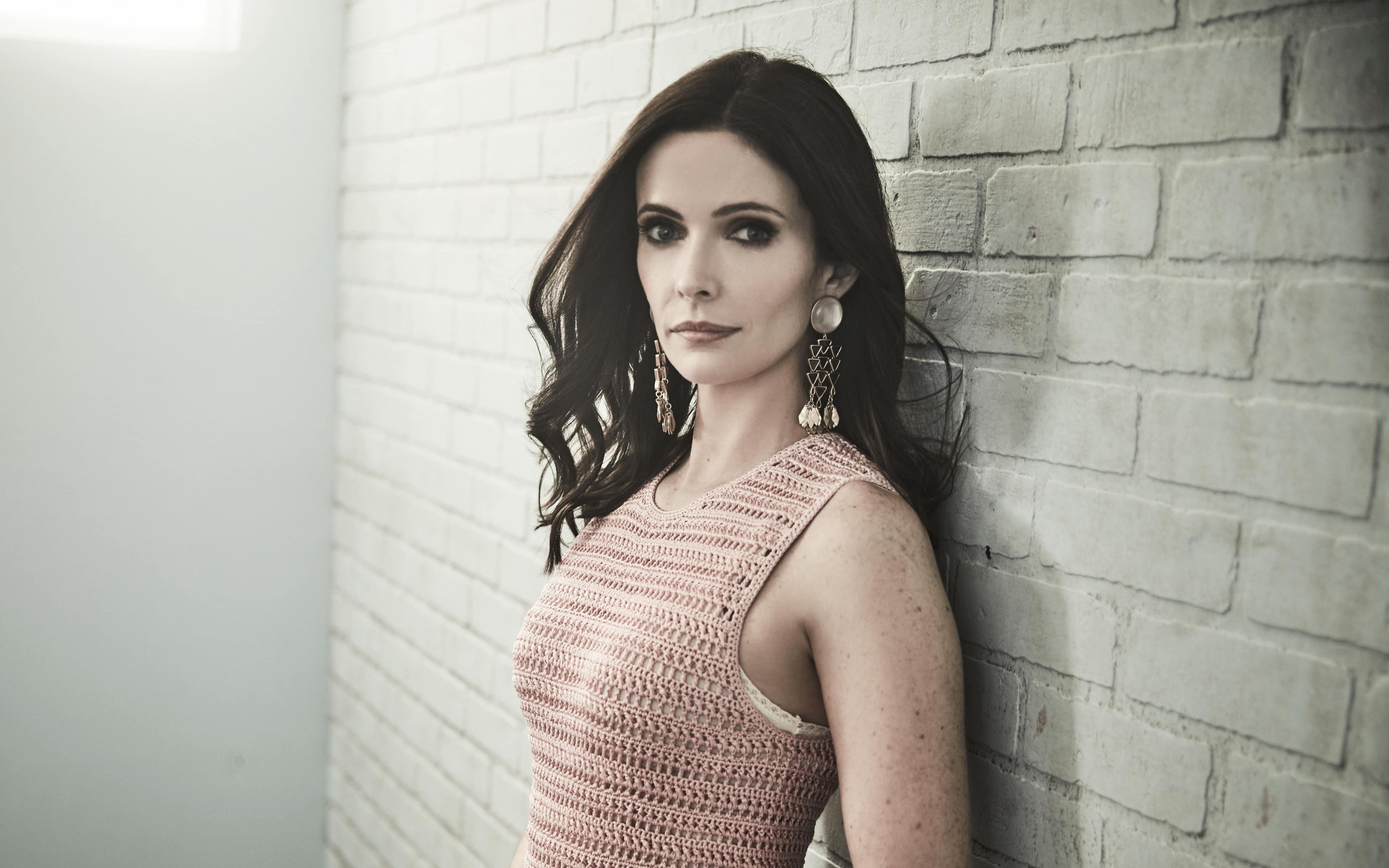 Bitsie Tulloch nude 6