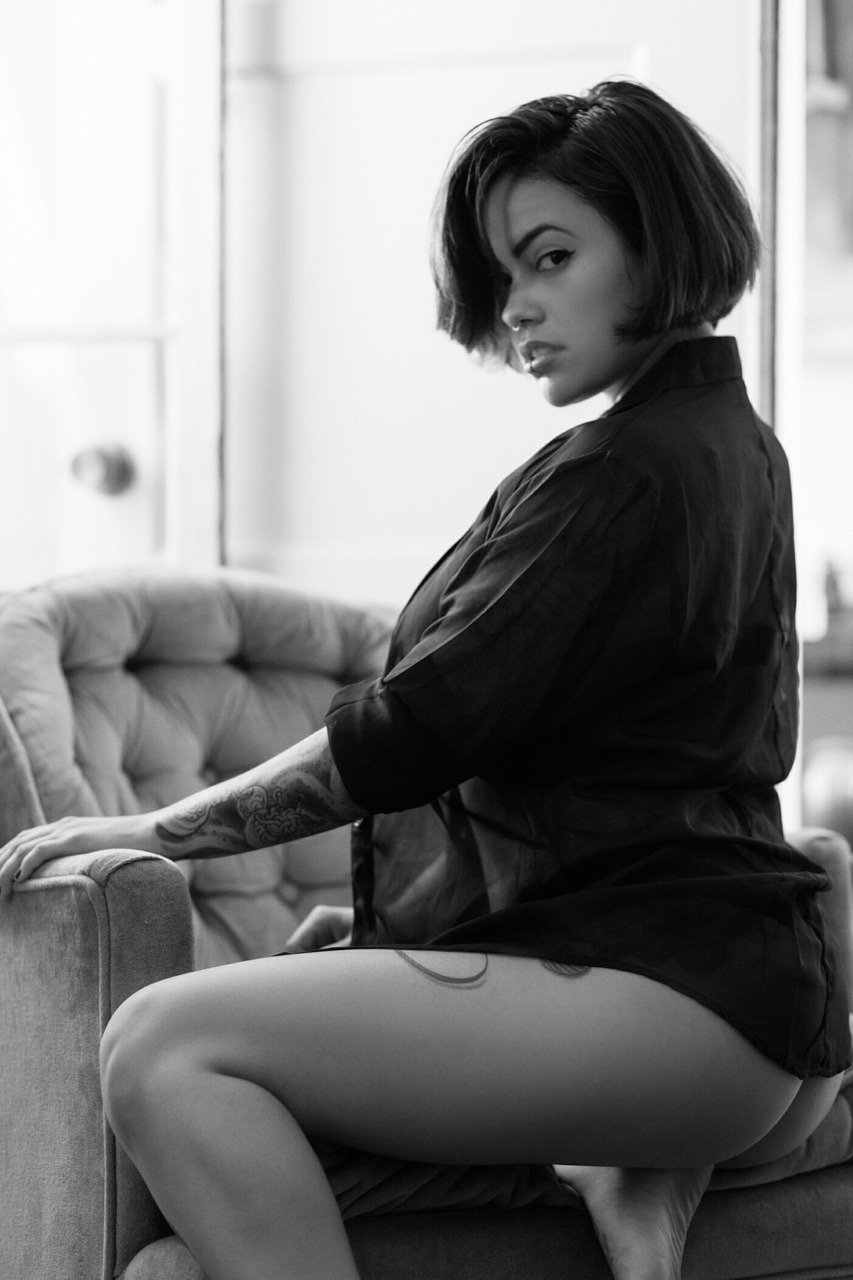 Bixton Suicide nude 9