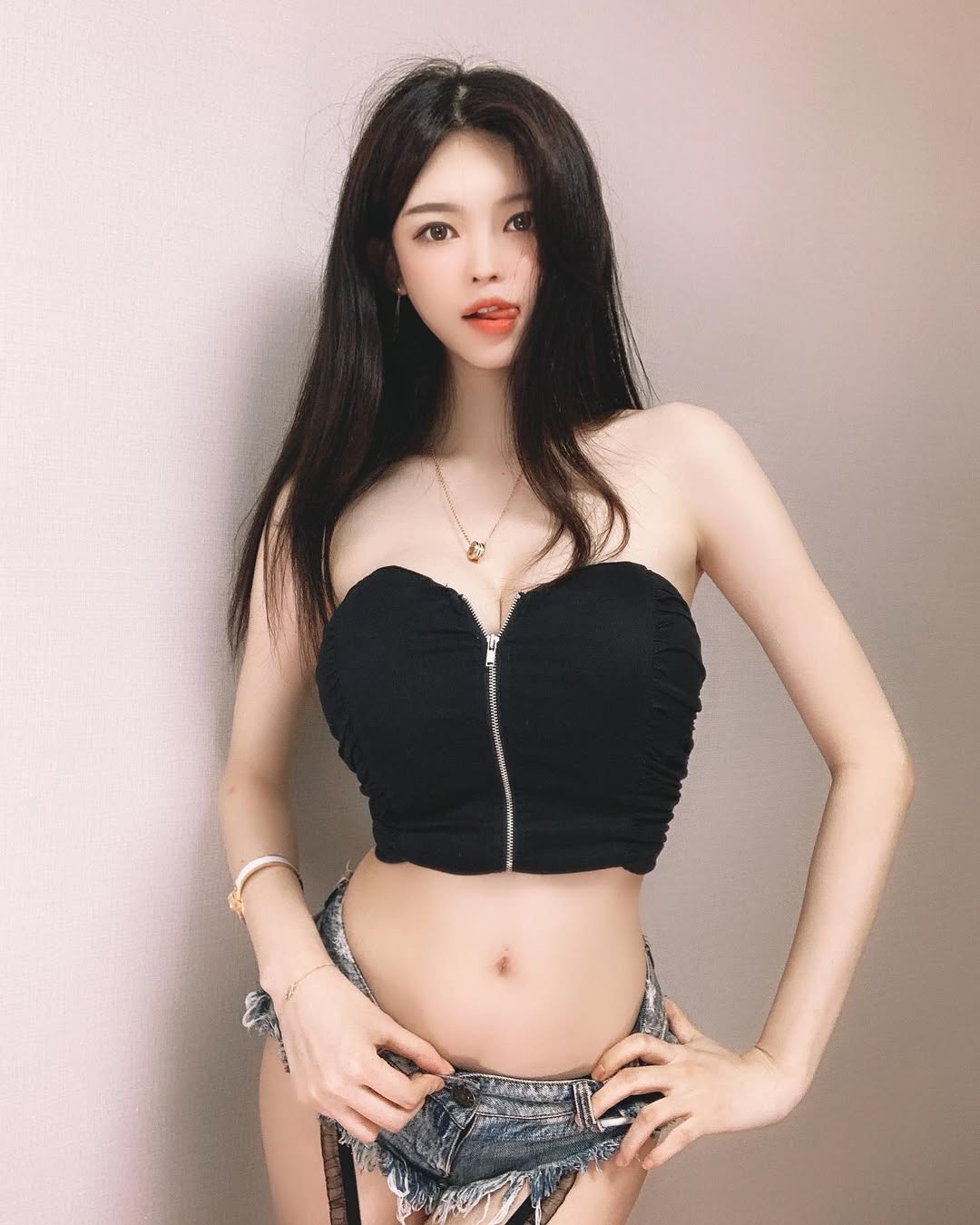 BJ Ahyeong nude 10