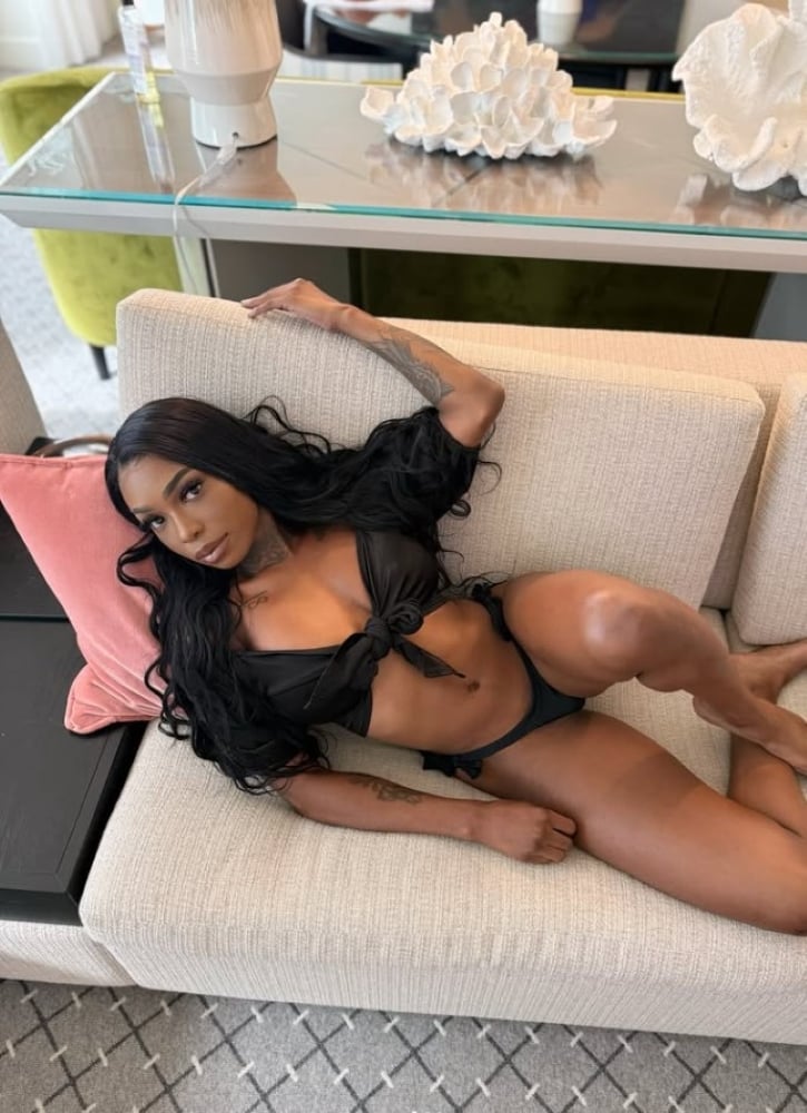 Blavk Russian nude 4
