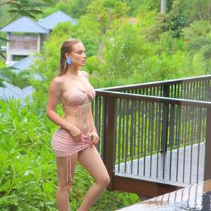 Blondinka Angelina nude 11