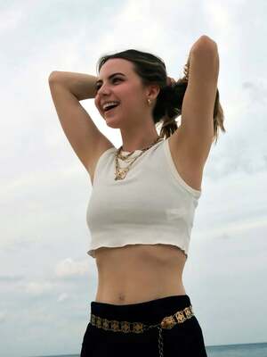 Bobbi Althoff nude 5