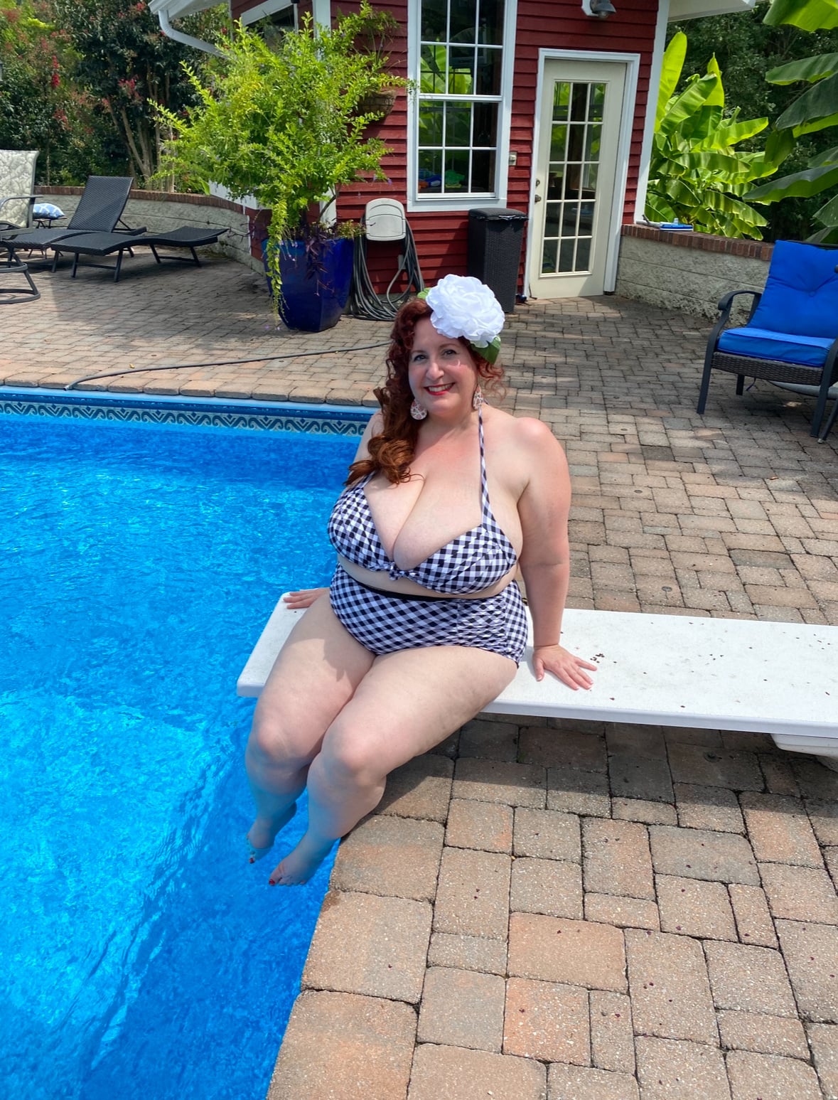 Bodacious Big Mama Red nude 4