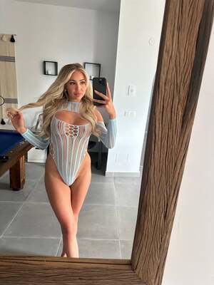 Bonnie Brown nude 11