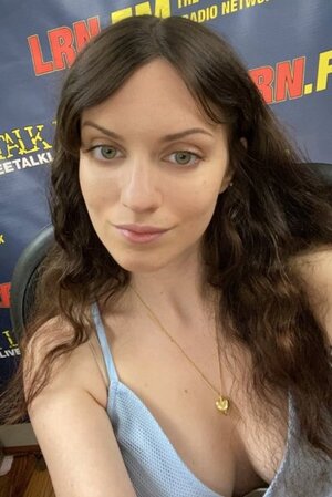 Bonnie Freeman nude 4