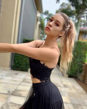 Bree Louise nude 3