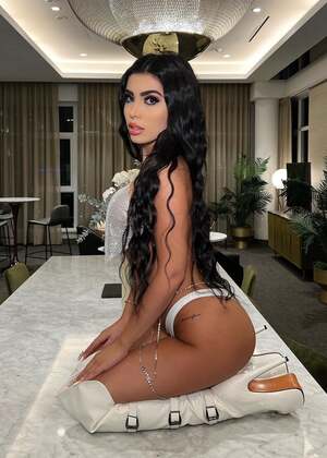 Brenda Esperanca nude 6