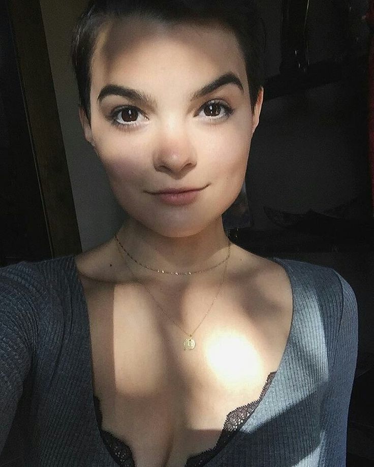 Brianna Hildebrand nude 6