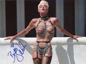 Brigitte Nielsen nude 6