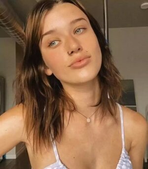 Britni Kitten nude 5