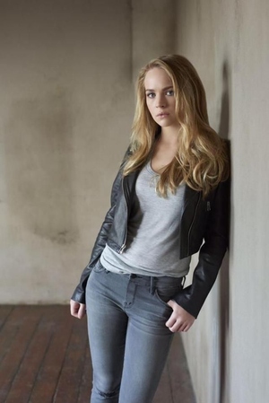 Britt Robertson nude 1