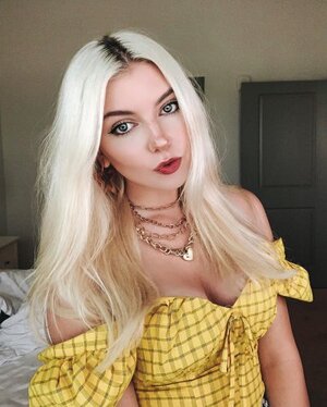 Brooke Barry nude 12