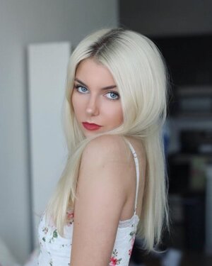 Brooke Barry nude 9