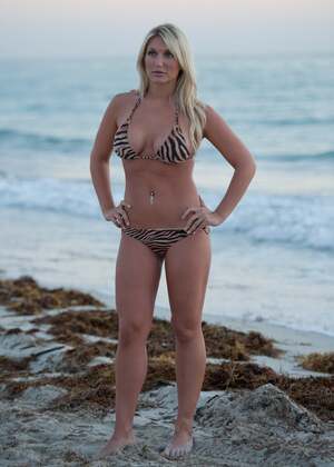 Brooke Hogan nude 4