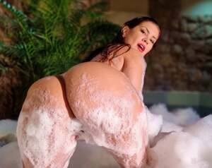 Bruna Ferraz nude 9