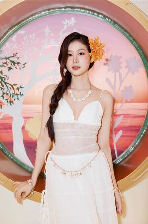 Bui Le Mai Huong nude 4