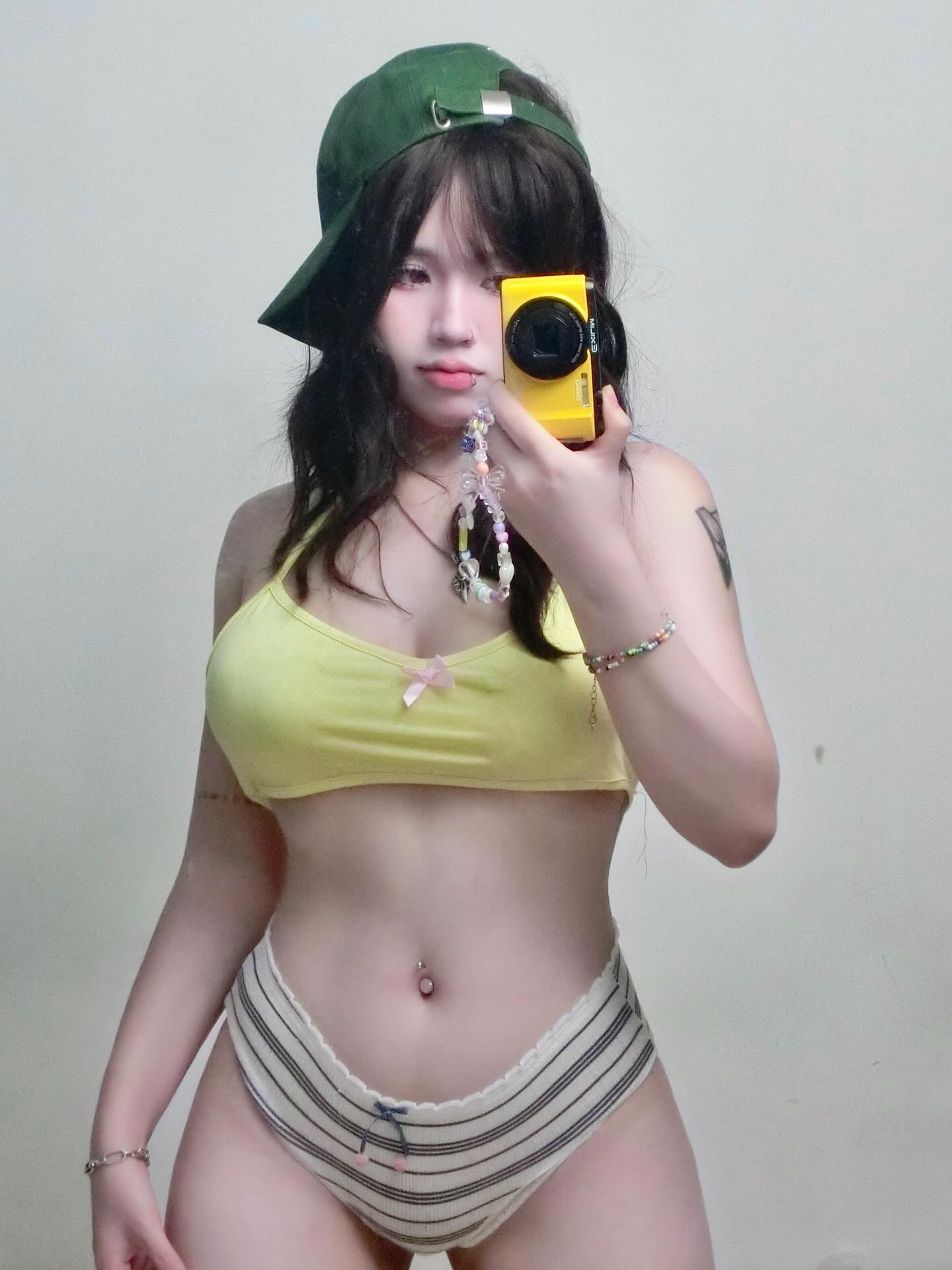 Bui Nguyen Mai Anh nude 10