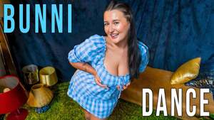 Bunni Buns nude 10