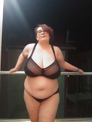 Busty Caledonia