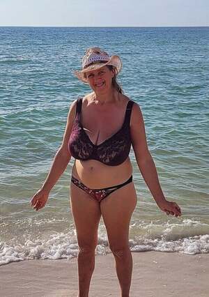 Busty Petra