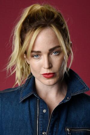Caity Lotz nude 9
