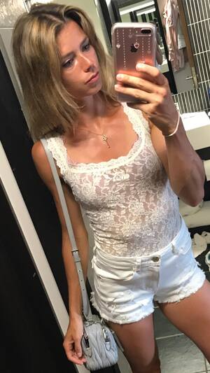 Camila Giorgi nude 8