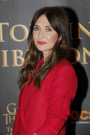 Carice Van Houten nude 8