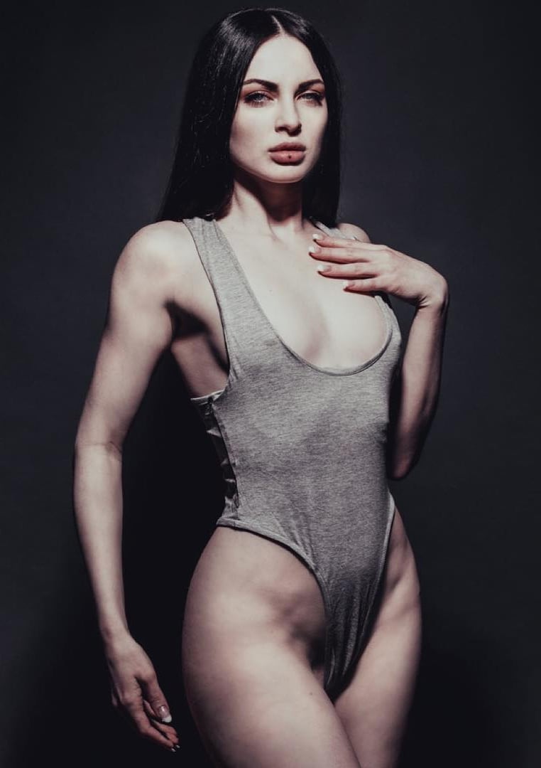 Carissa White nude 3