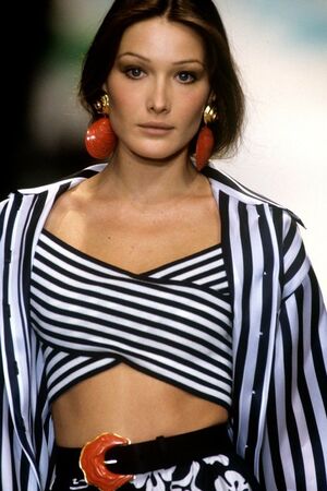 Carla Bruni nude 10