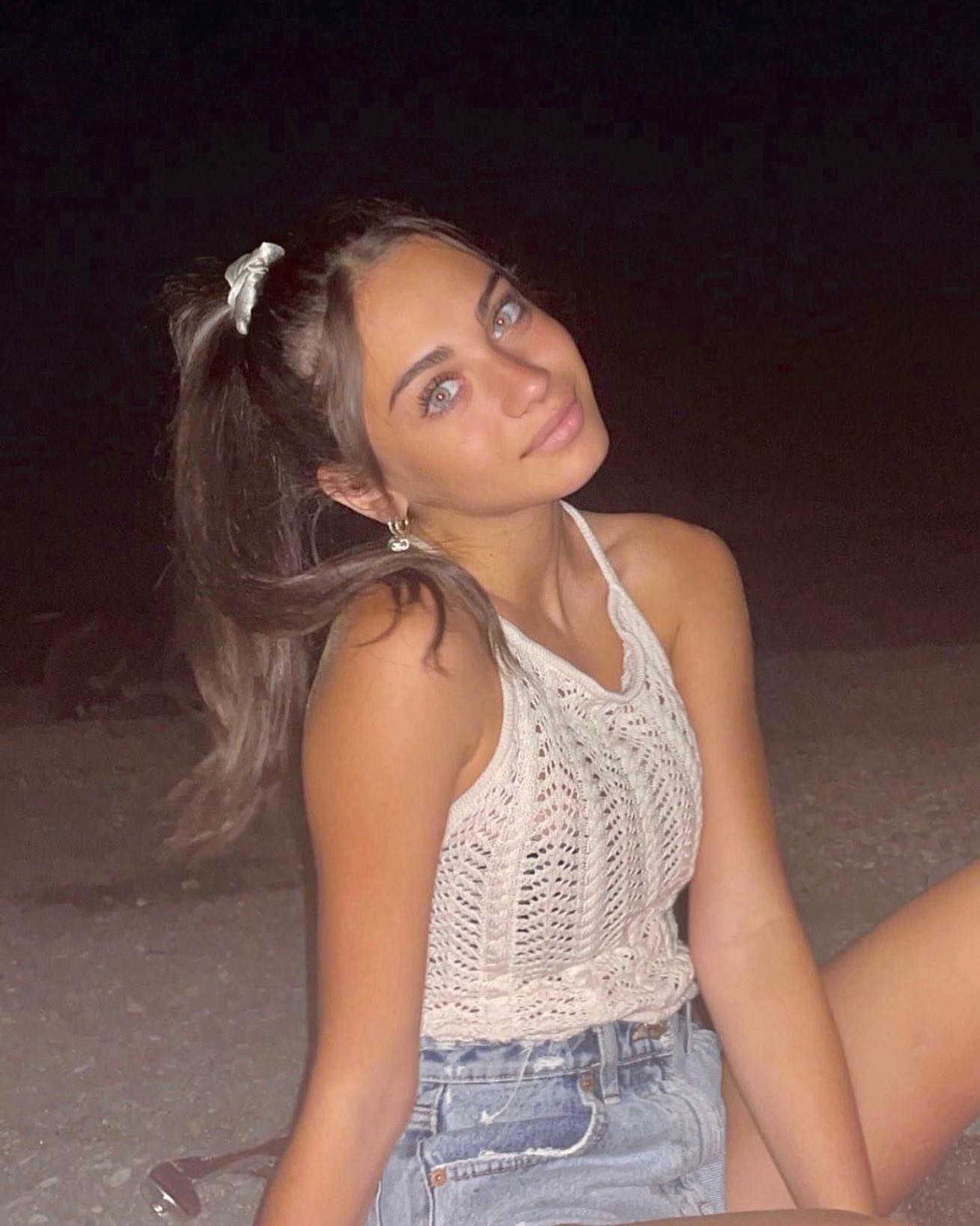 Carla Famulari nude 7