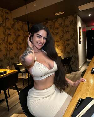 Carla Tee nude 10
