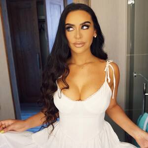 Carli Bybel nude 6