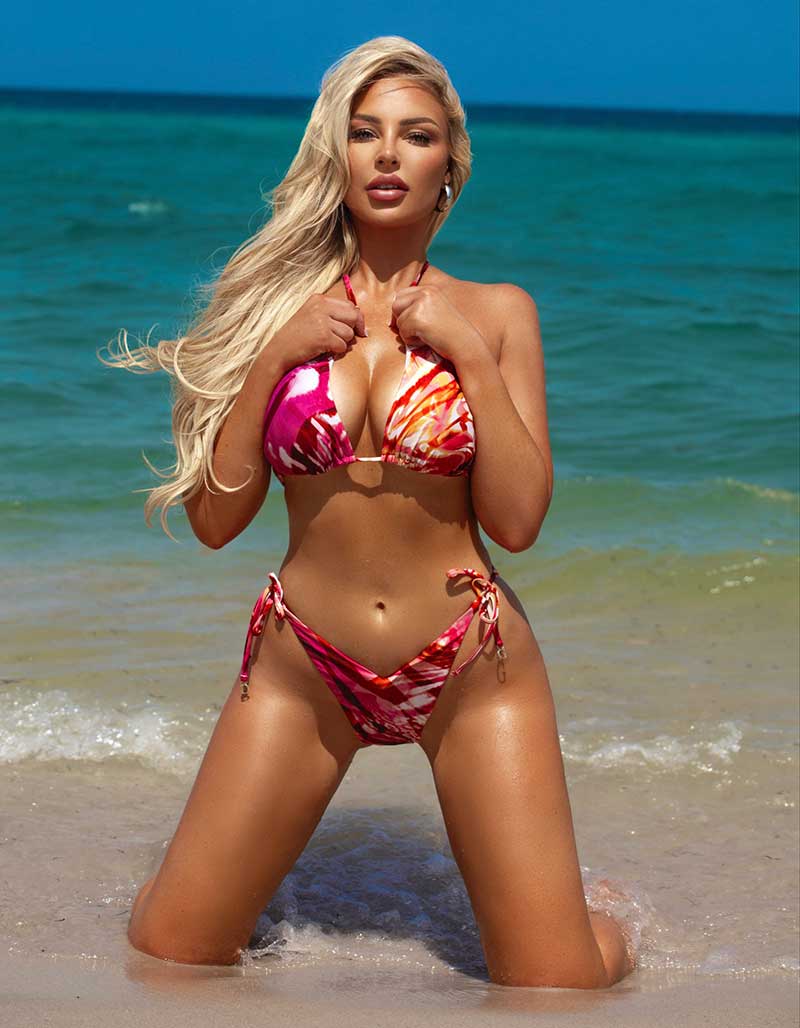 Carly Lippiatt nude 11