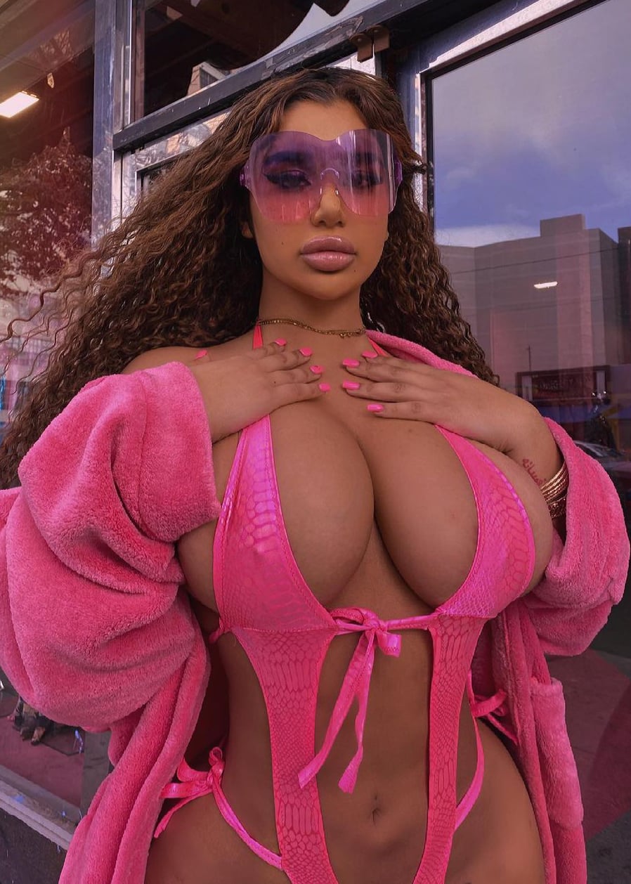 Carmela Habibi nude 5