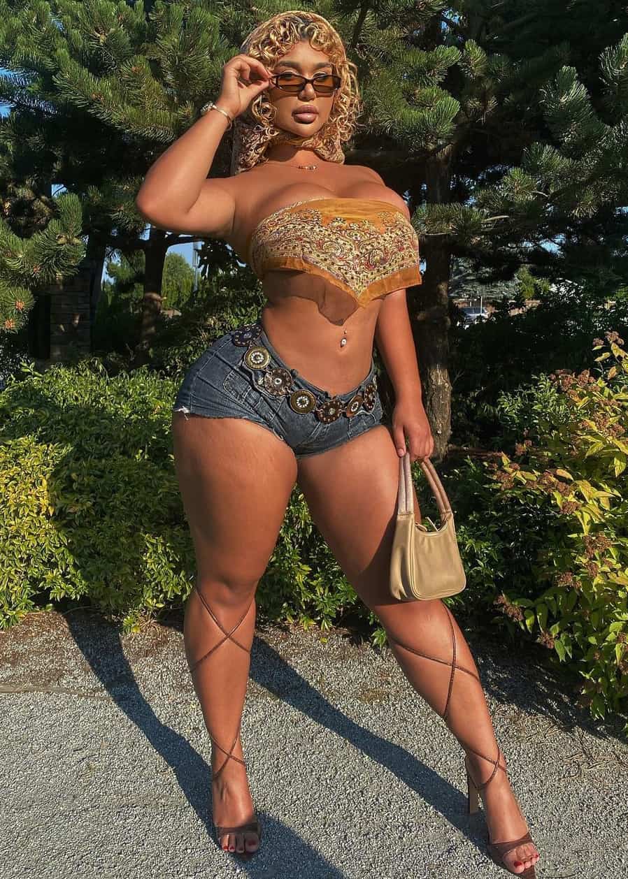 Carmela Habibi nude 8