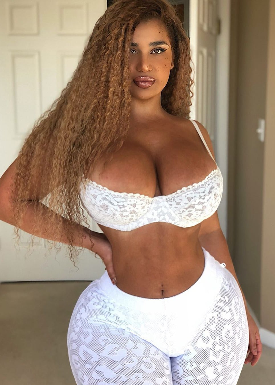 Carmela Habibi nude 9