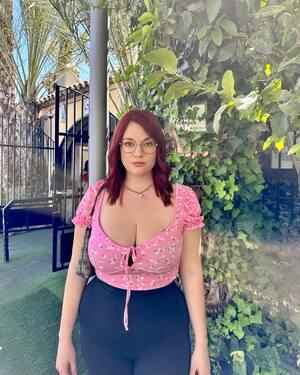 Carmen Curvy nude 6