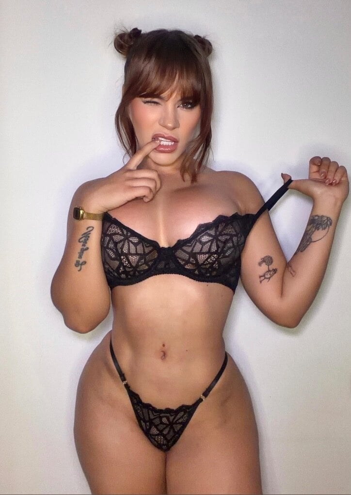 Carolina Cazadora nude 2